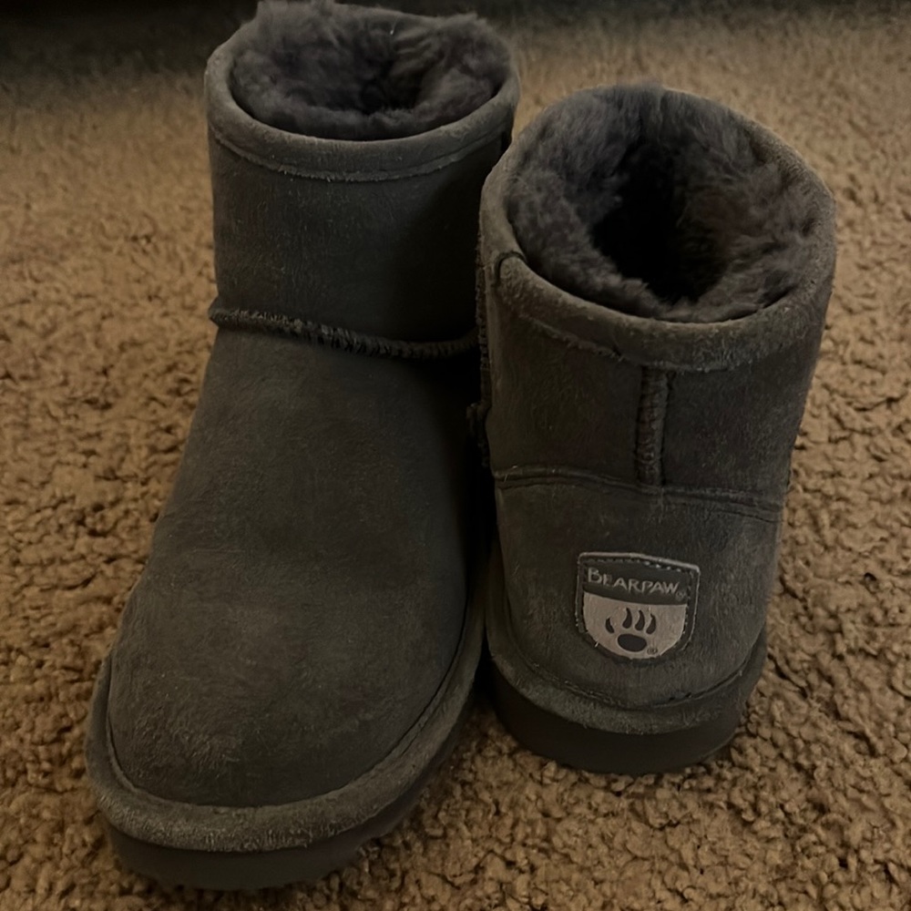 Gray bear paw mini boots